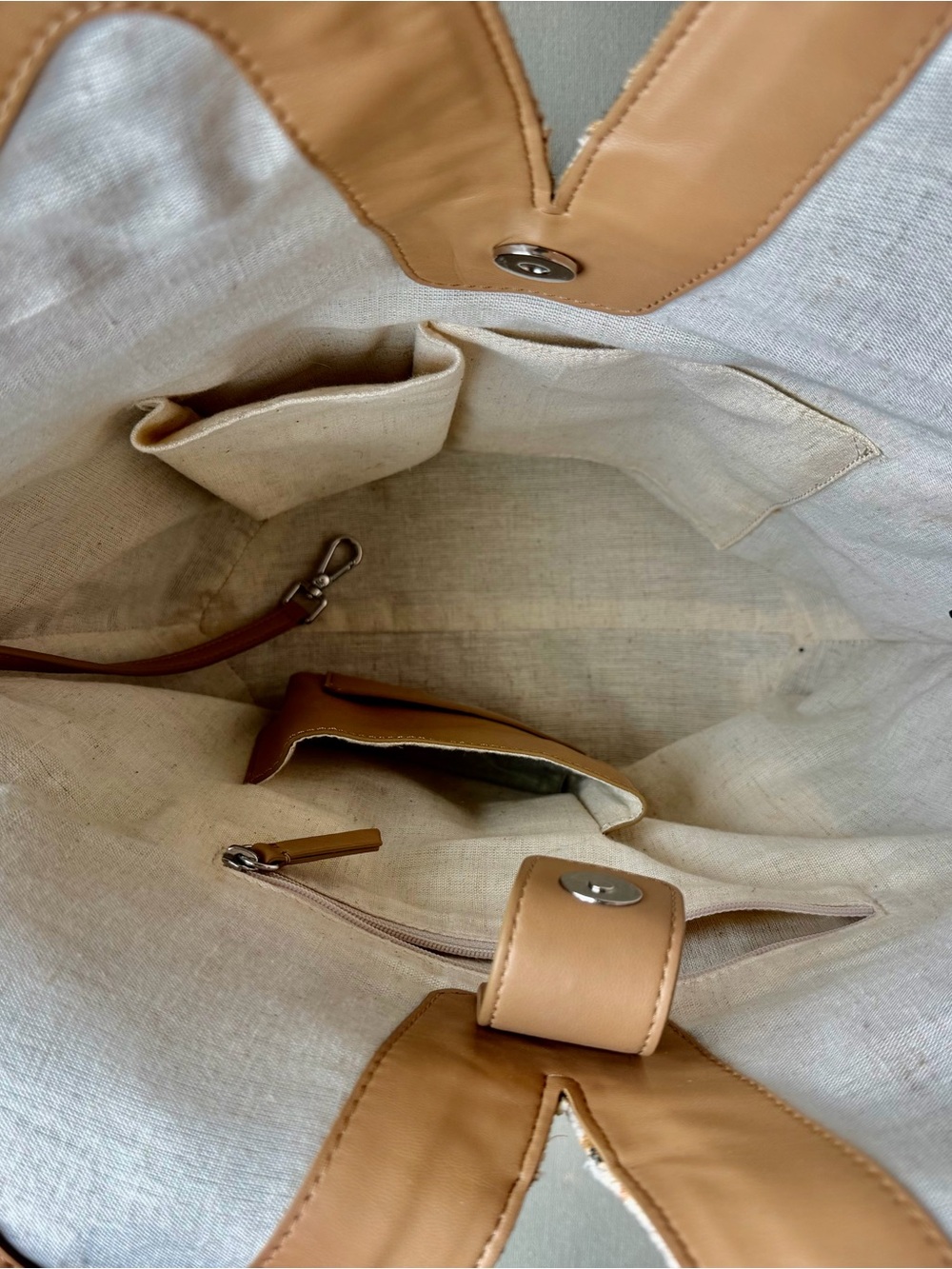 Canvas Tote Bag with Snake Print - Neutral - Picture 7 of 10